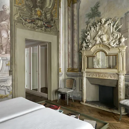 Al Palazzo del Marchese di Camugliano Residenza d'Epoca-2